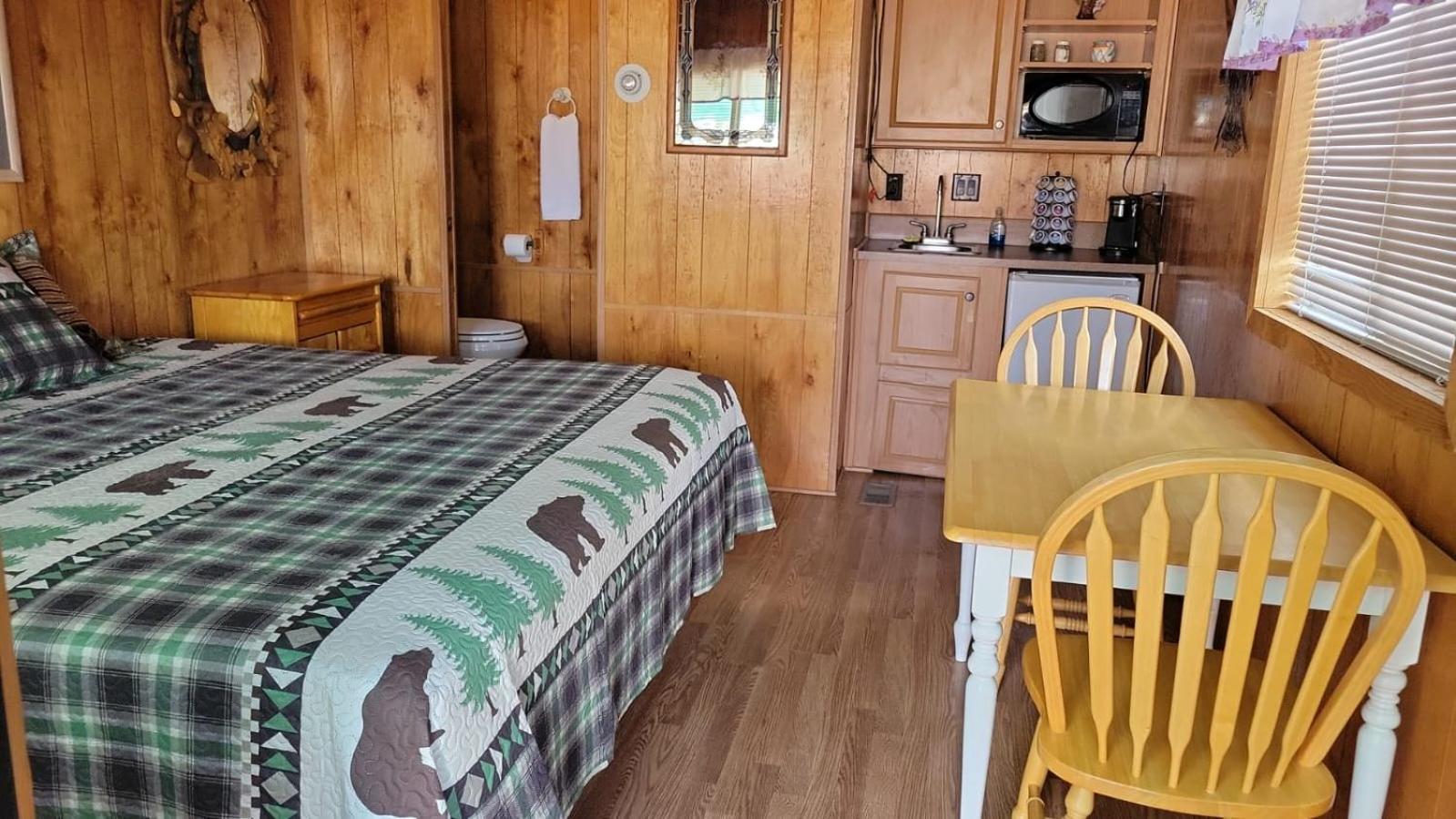 Stampede Rv B&B トゥームストーン エクステリア 写真